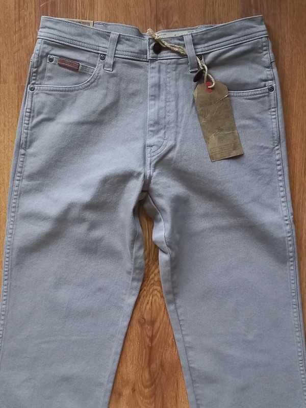 Nowe, męskie jeansy Wrangler. Arizona Stretch, rozmiar 30 / 34