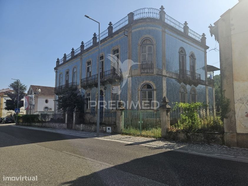 Solar Histórico no centro da localidade de Cabaços, distrito de Leiria