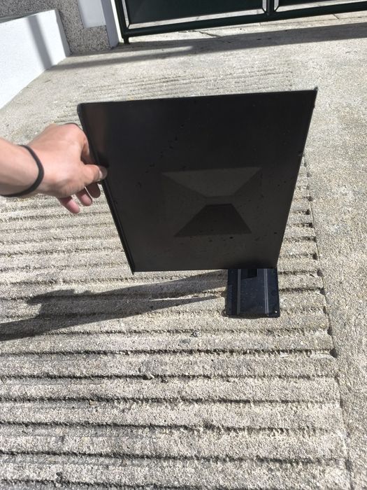 Três suportes para TV