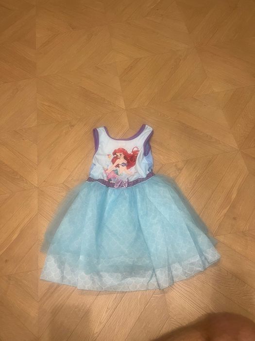 Sukienka z Arielką r 110