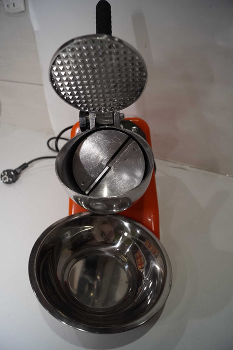 G214 Maszyna do kruszenia lodu elektryczna kruszarka 300w 2200r/min.