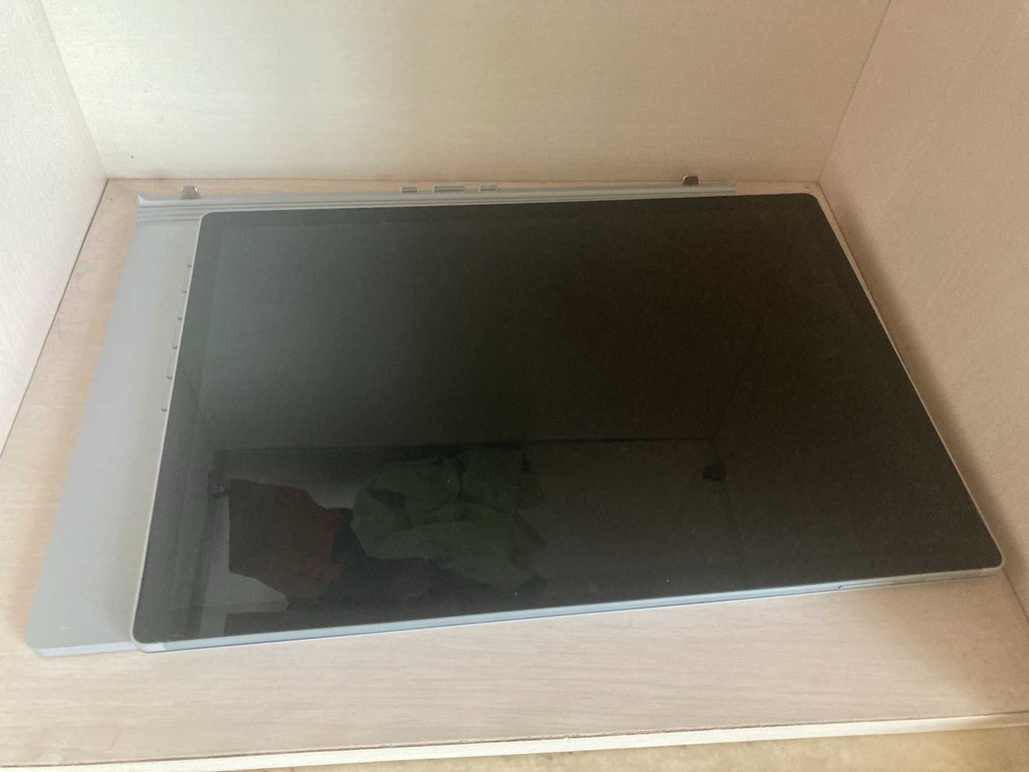 Планшетный компьютер Microsoft Surface Book 2 15 IPS i7/16GB/512GB SSD