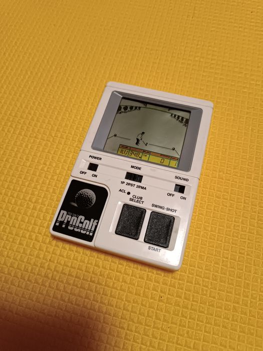 Электронная игра Bandai ProGolf 1984.
