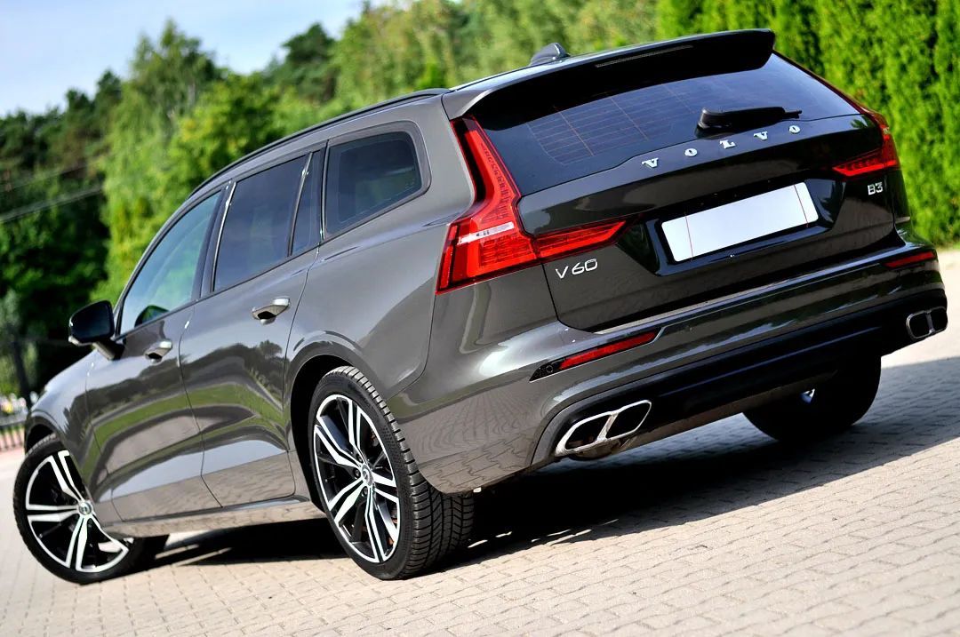 Volvo V60 R-Design Shadow ! *Blis *ACC *EL.Hak *Kamera *Piękny Kolor! *Alu19"