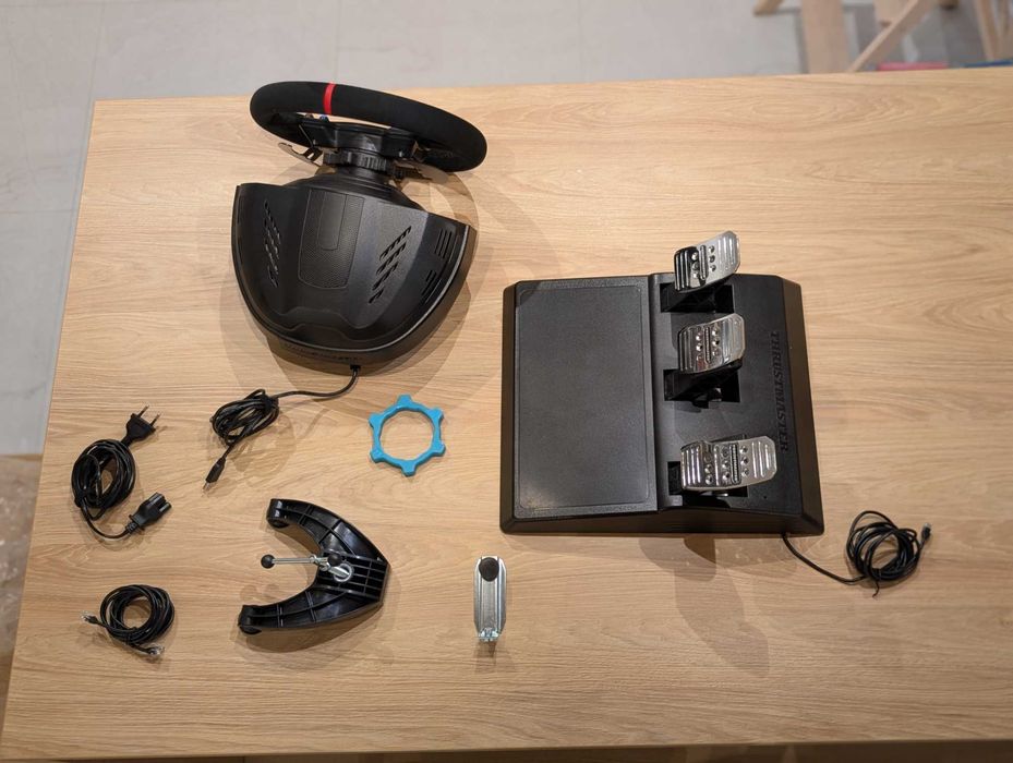 Thrustmaster t300 Alcantara Edition jak nowa + T3PA