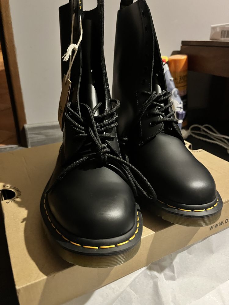 Buty glany dr. Martens nowe 44