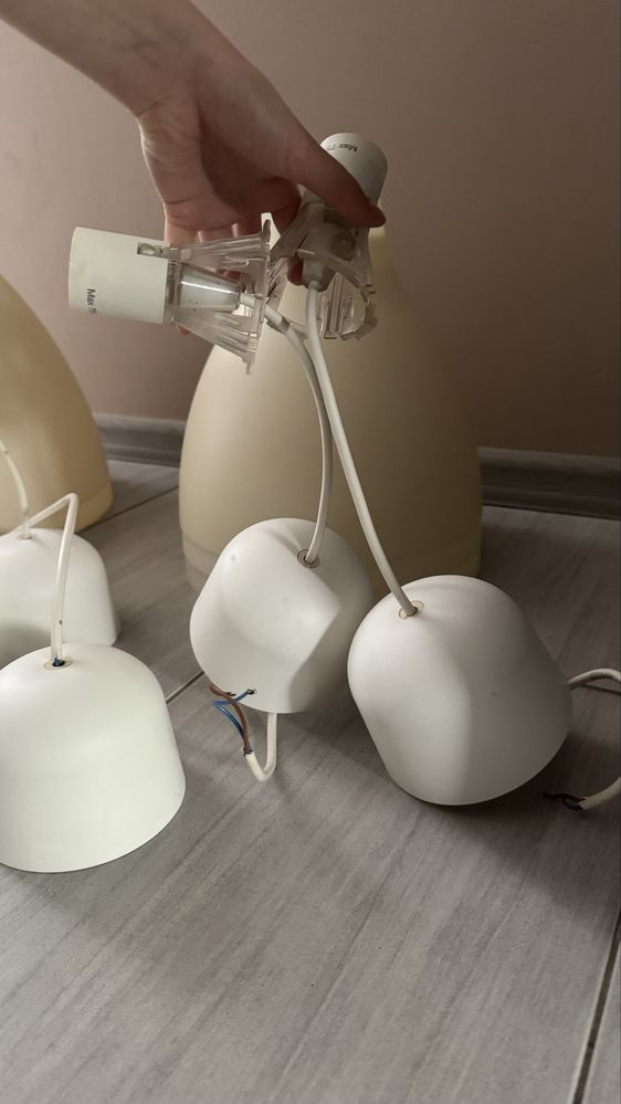 Białe Lampy wiszące ikea