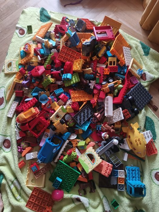 БАГАТО лего дупло в одні руки
