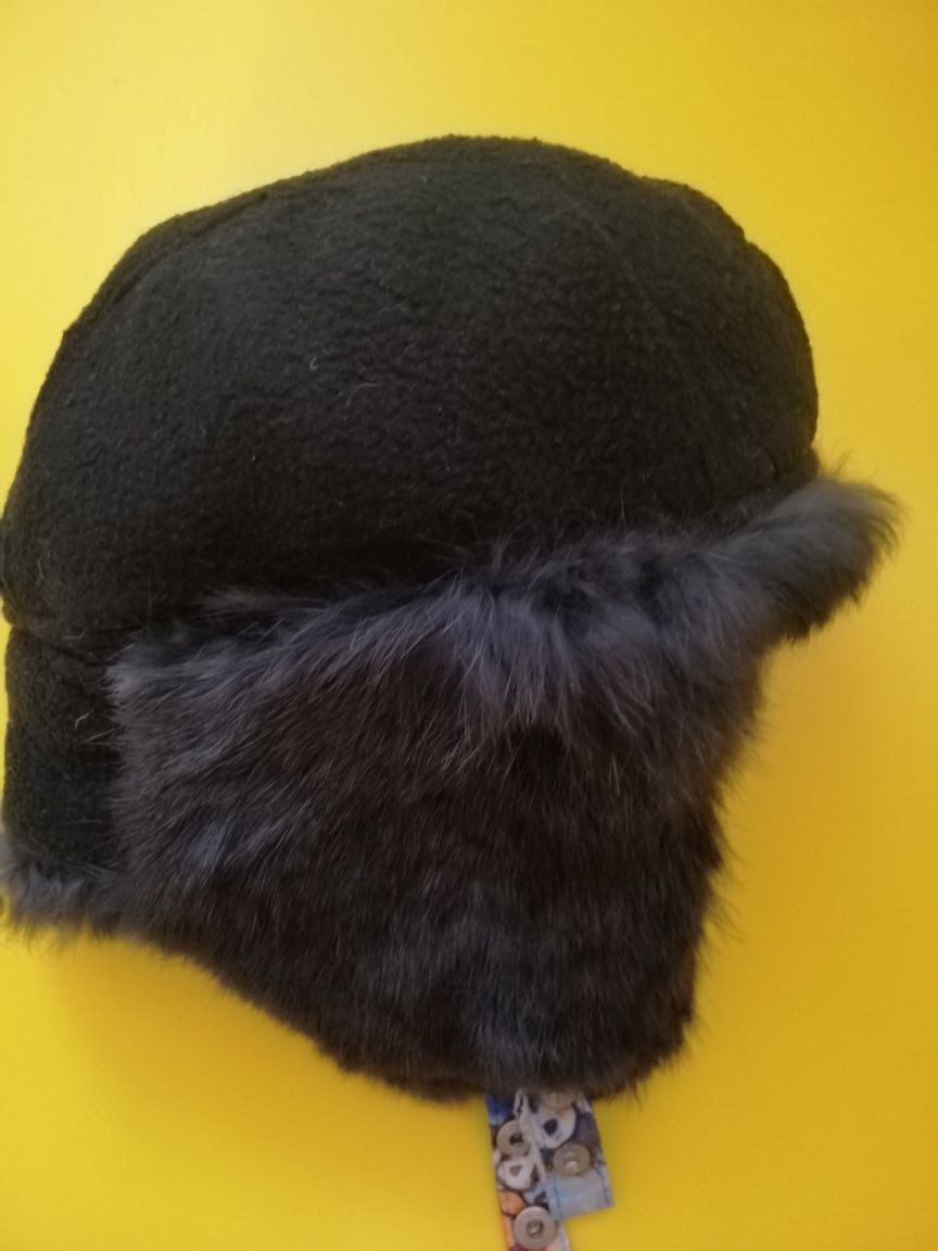 Классная зимняя шапка для мальчика с натуральным мехом