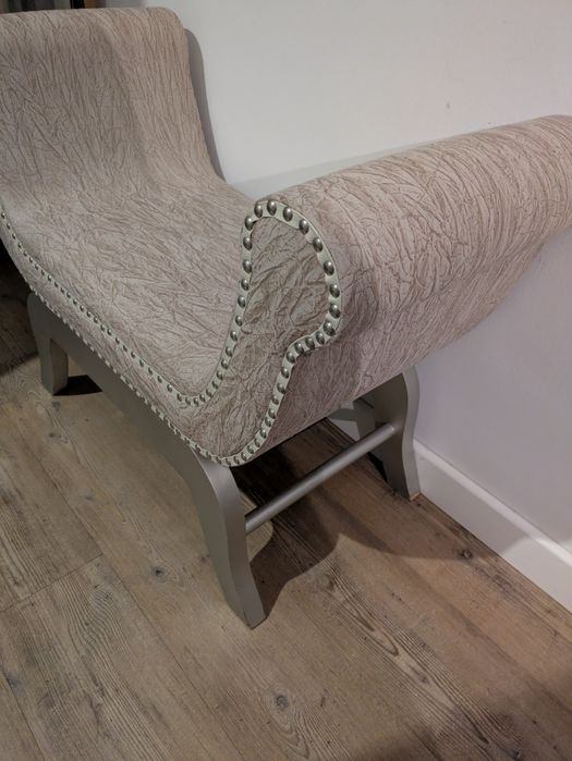 Banqueta de apoio quarto