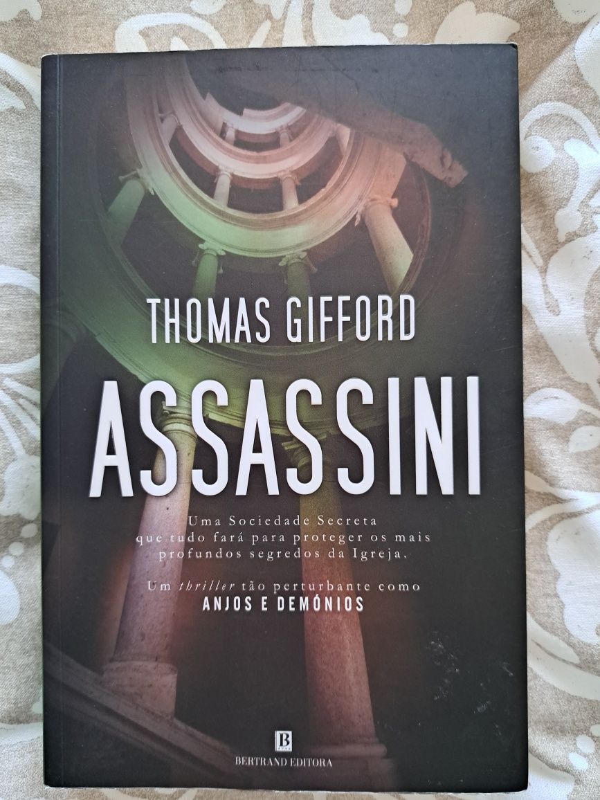 Vendo livro "Assassini" de Thomas Gifford