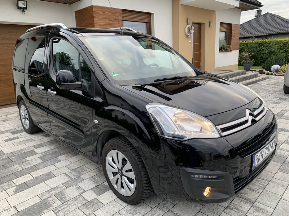 Citroen Berlingo LIFT 1,6 Disel klima, ledy, czujniki sprowadzony !