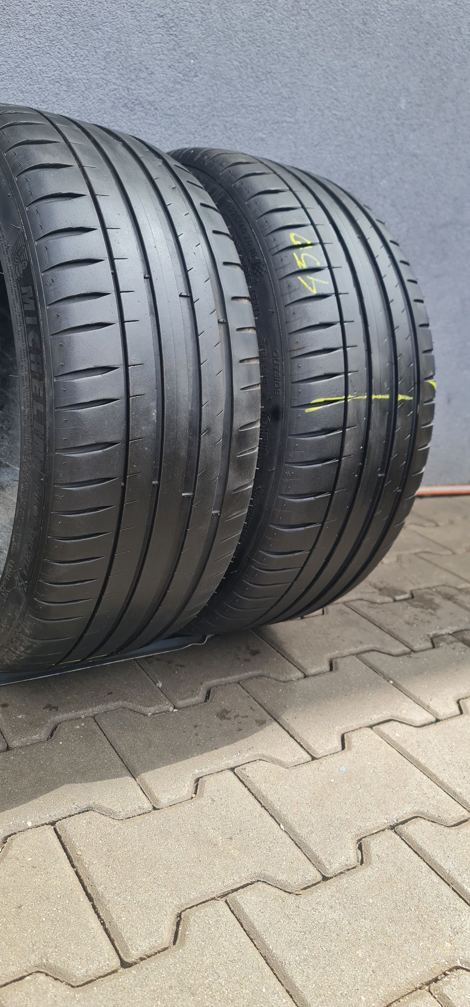 225/40/18 Michelin