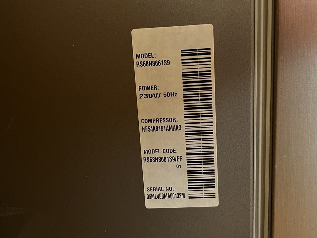 Lodówka Samsung, model RS68N8661S9