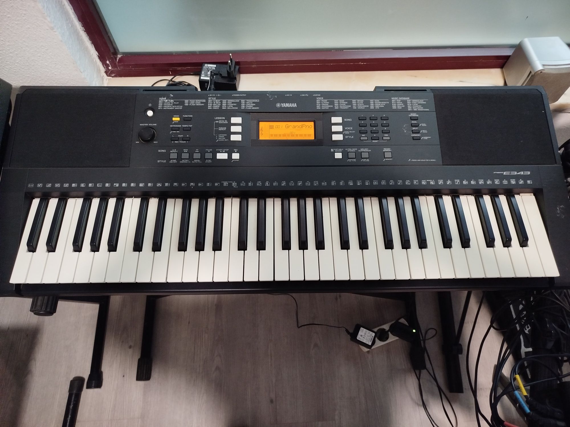 Piano Yamaha e343