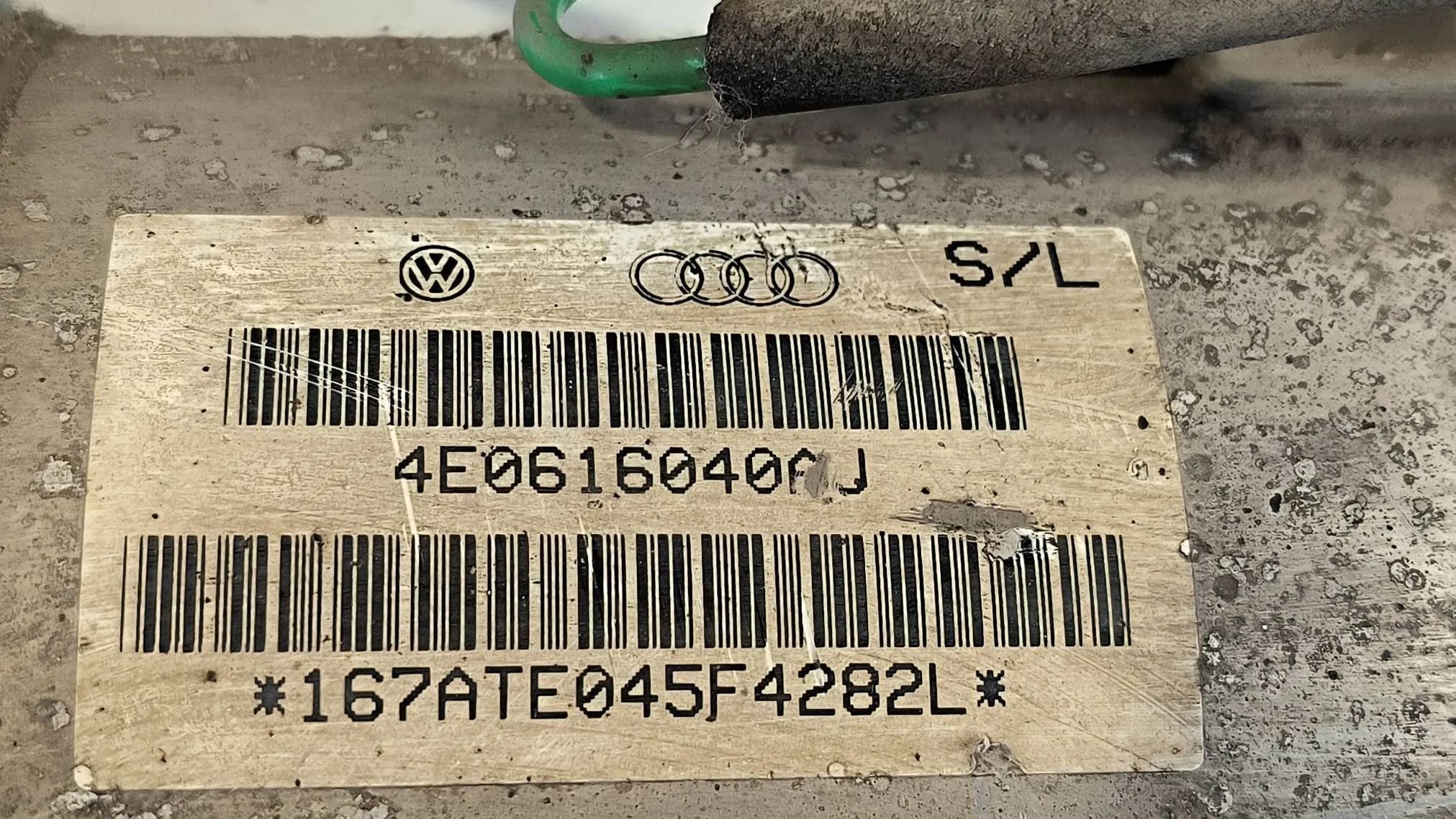 Audi A8 S8 D3 Prawa strona Amortyzator przedni 4E0616040AJ