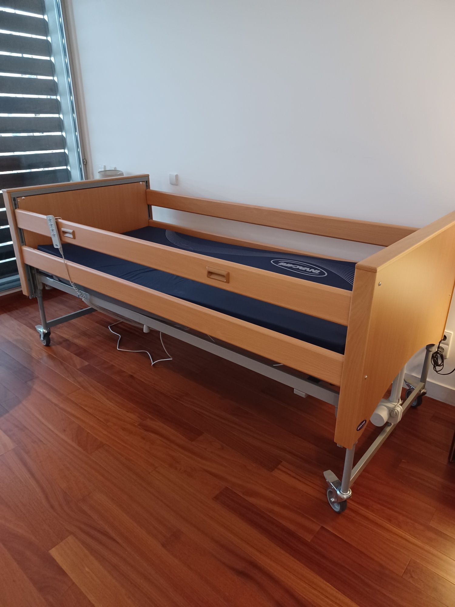 Cama hospitalar Invacare