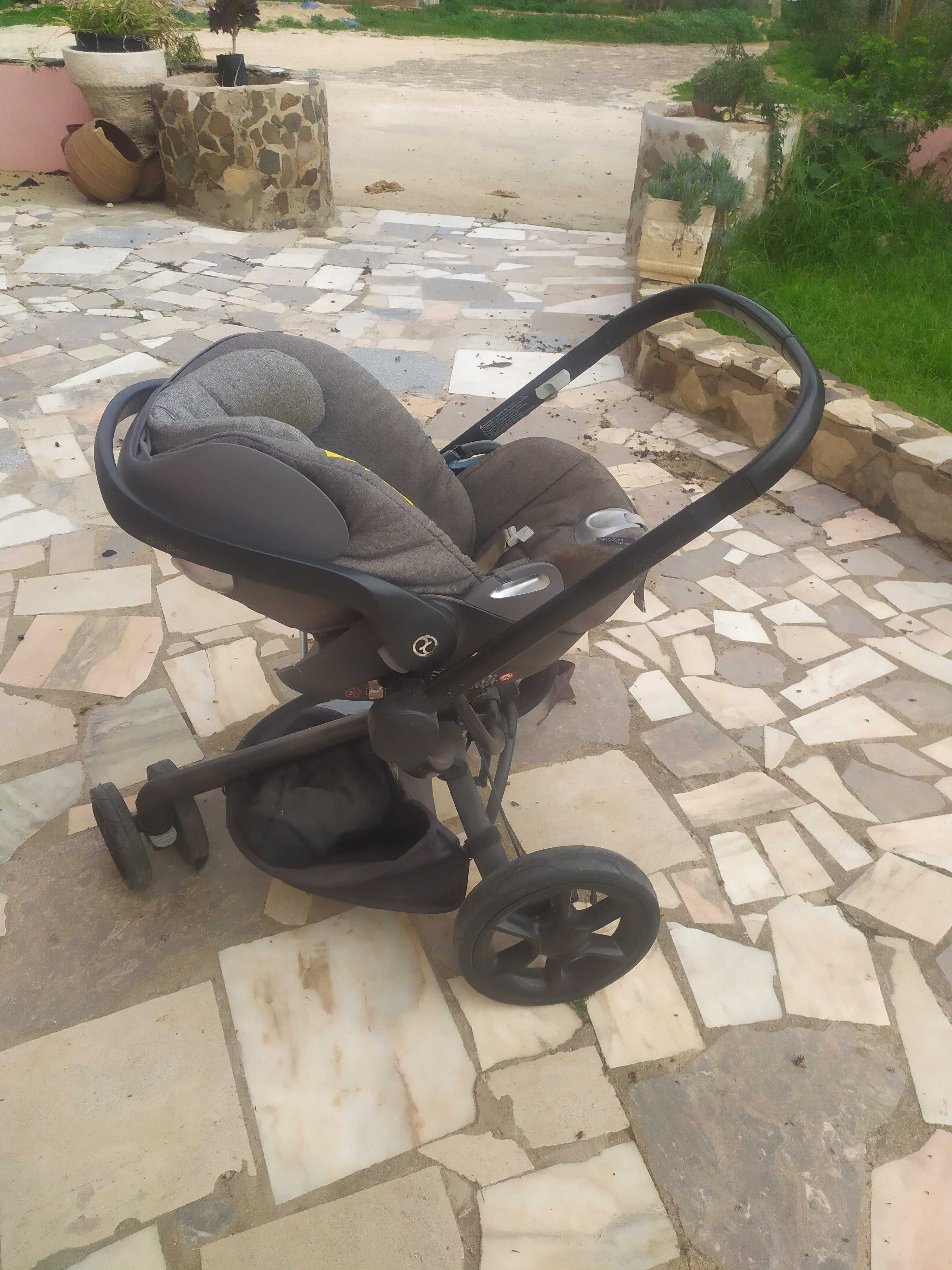 Carrinho Quinny com ovinho Cybex