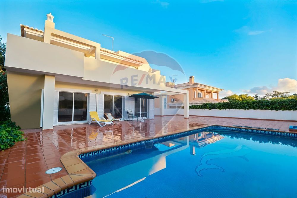 Moradia T4 para venda