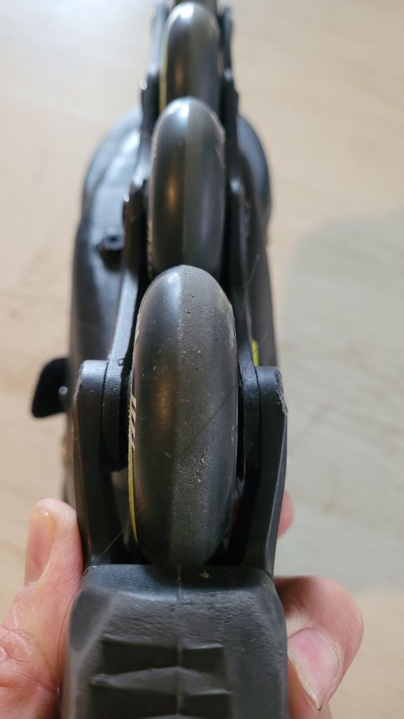 Rolki Civit rozmiar 32-36 soft boot łoż ABEC 5 ochraniacze XL x