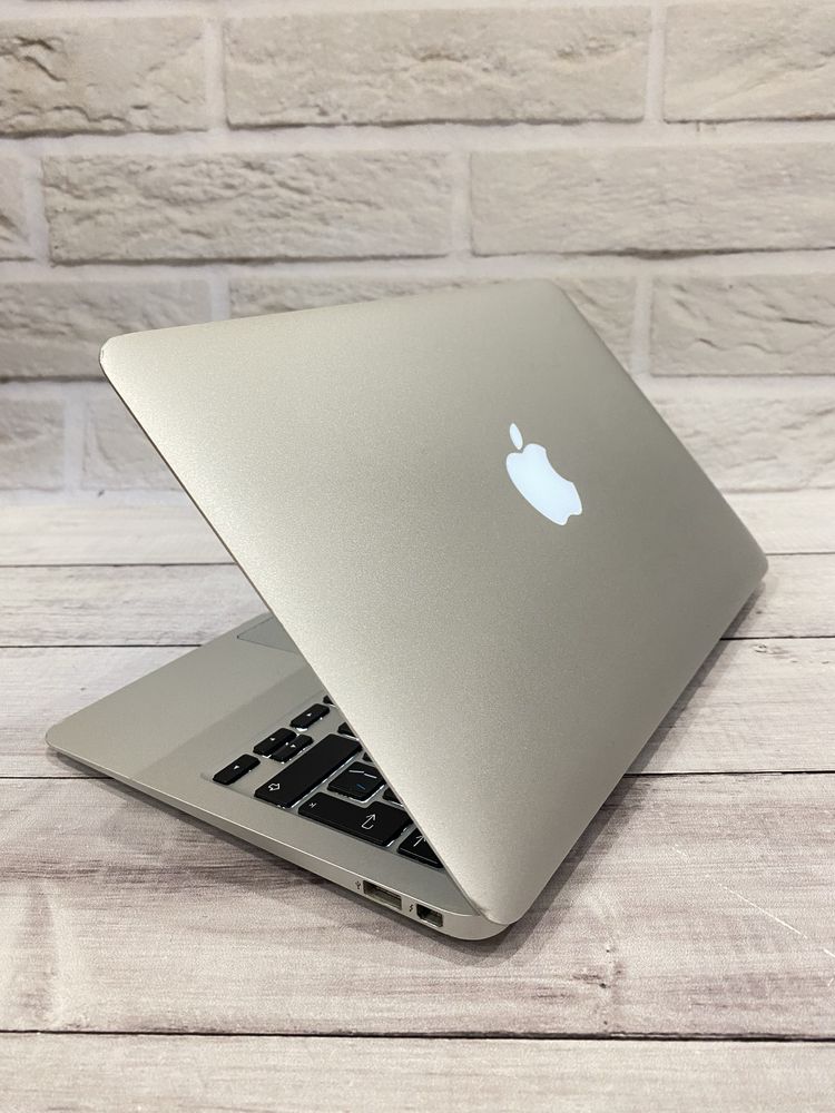 Apple MacBook Air 2012 (A1465) 11.6’’ i5 4GB ОЗУ/ 64GB SSD (r1422)