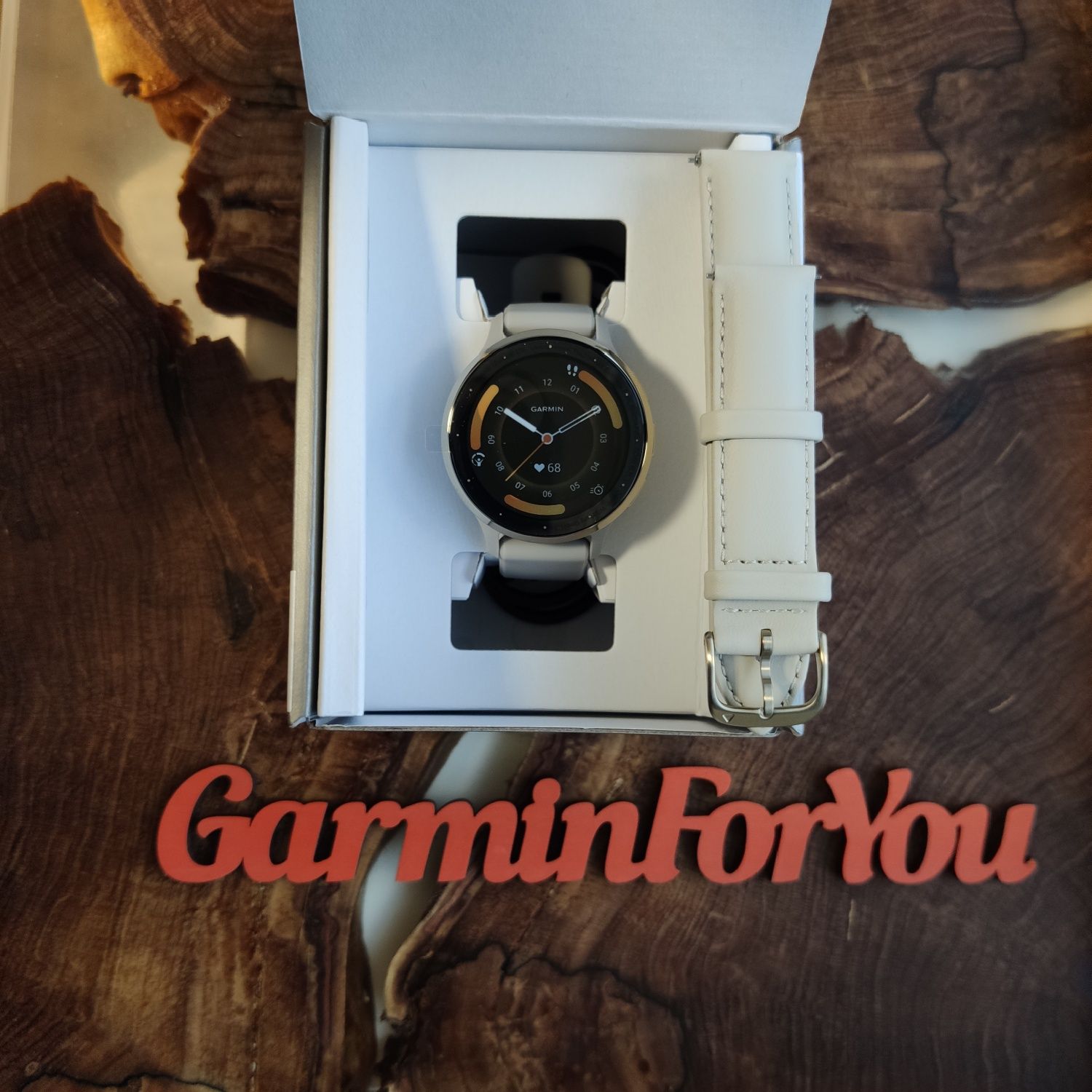 Garmin Venu 3S безель золотистого кольору, два ремінці 010-02785-55