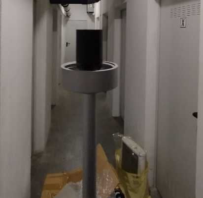 Candeeiro de pe (sem abajour mas a funcionar)