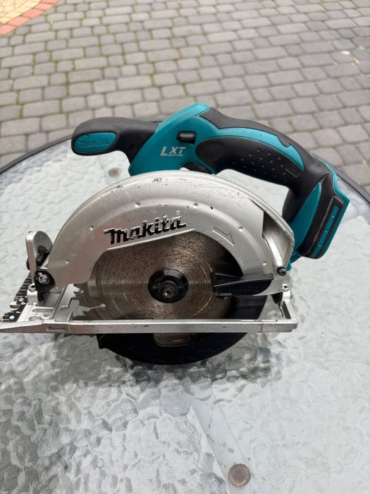 Makita piła dss611