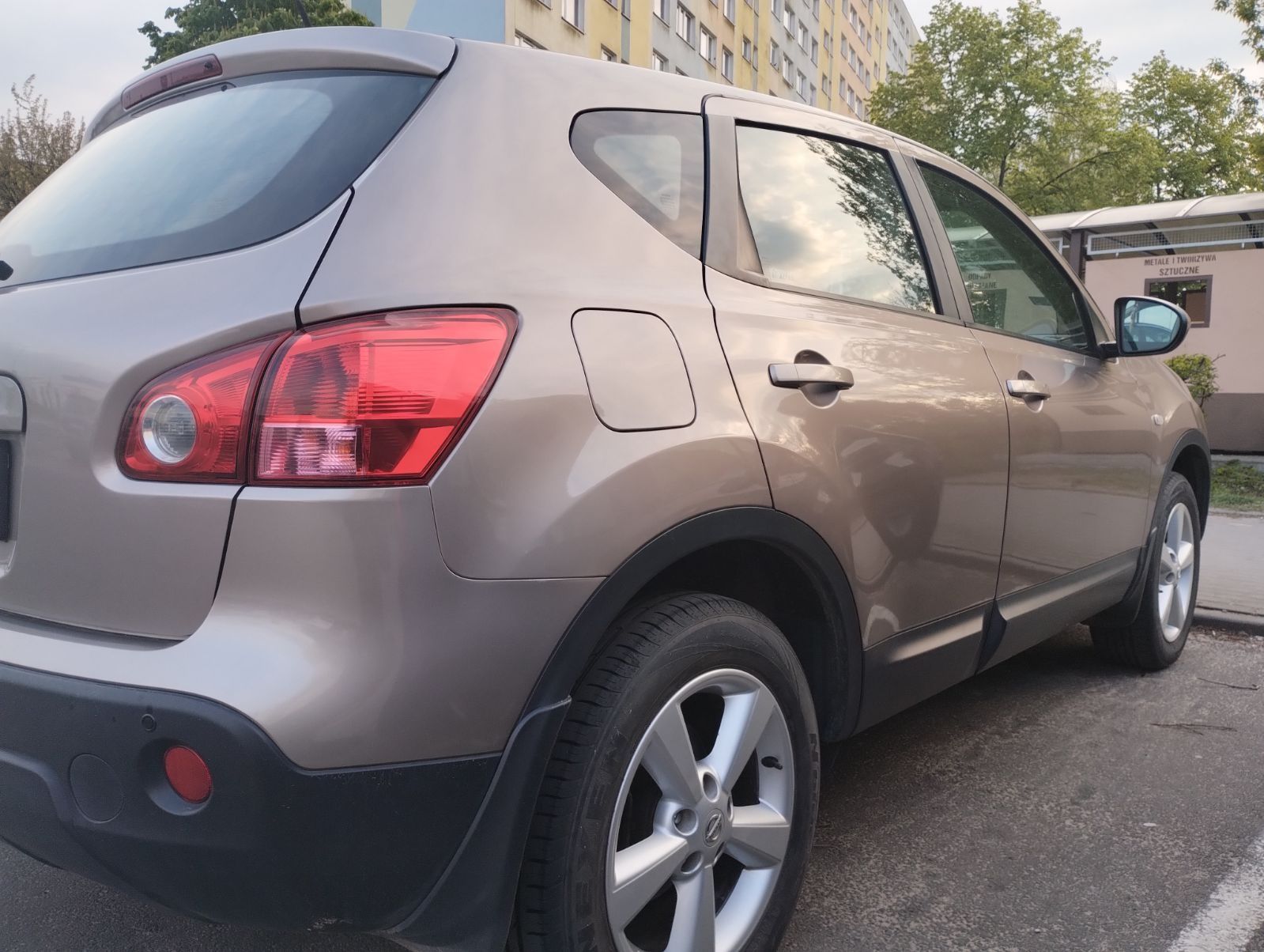 Nissan Qashqai  Benzyna