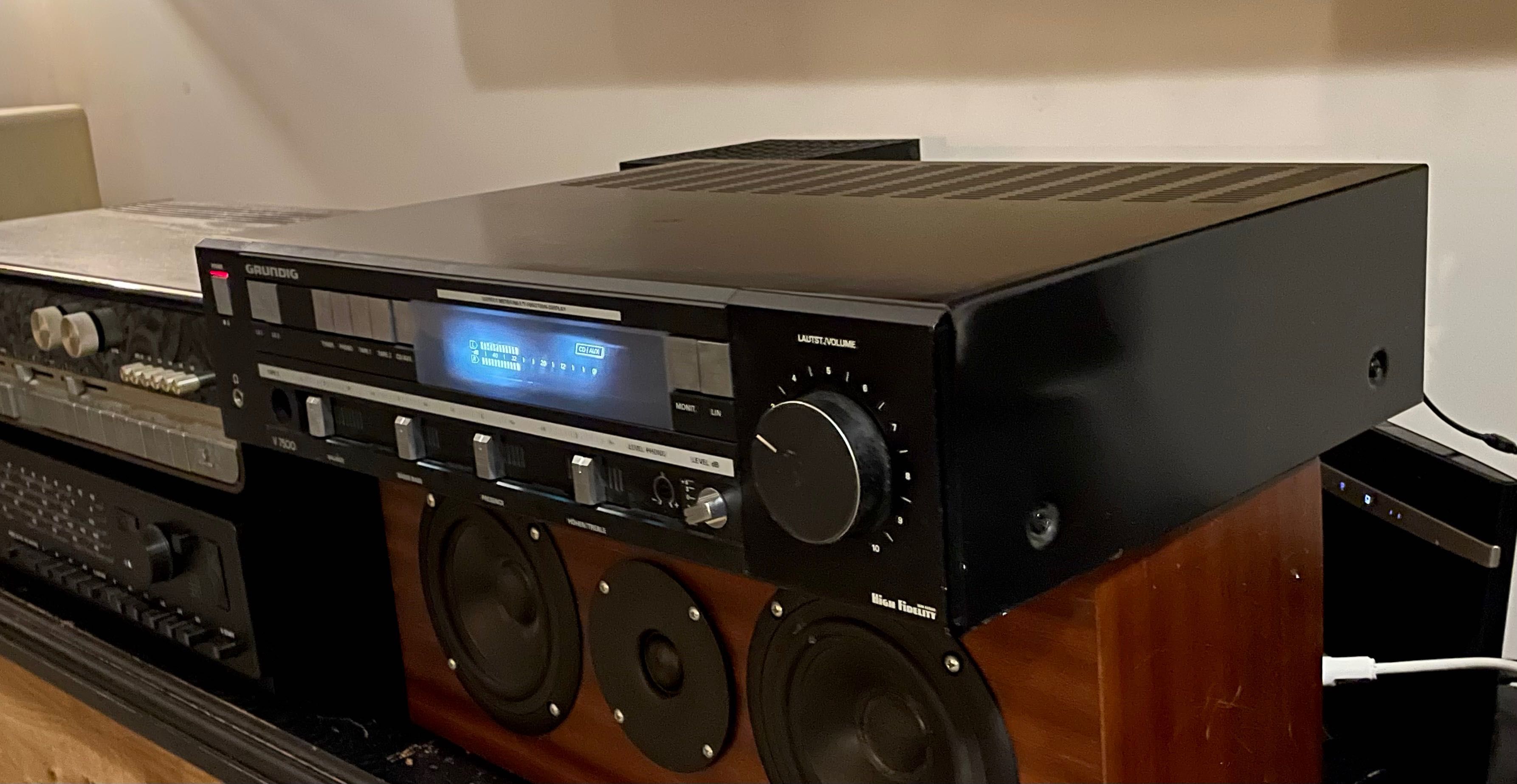 Grundig V7500 najwyzszy model w serii potężne cieple brzmienie vintage