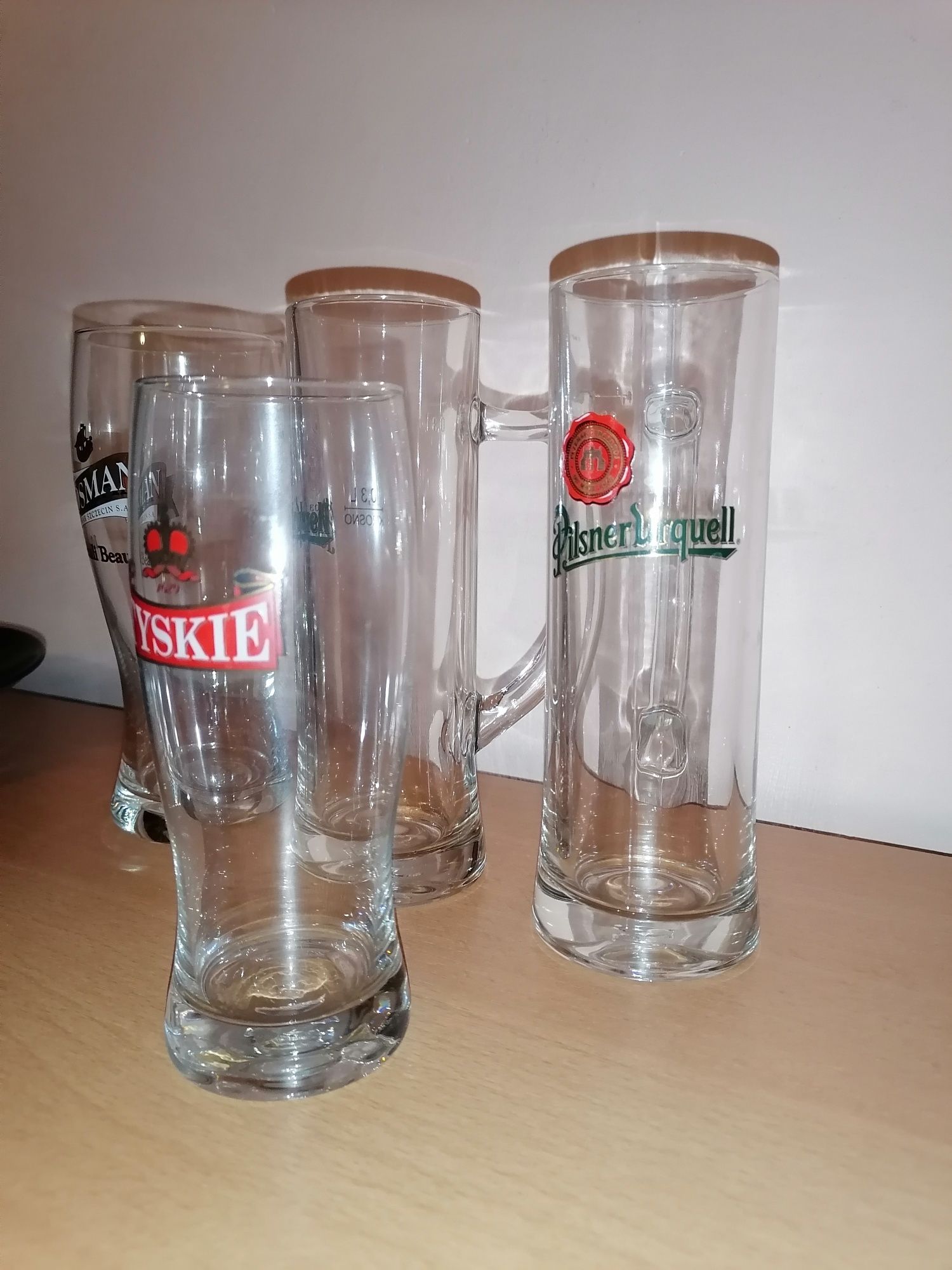 Zestaw czterech szklanek / kufli, Tyskie, Bosman i Pilsner Urquell