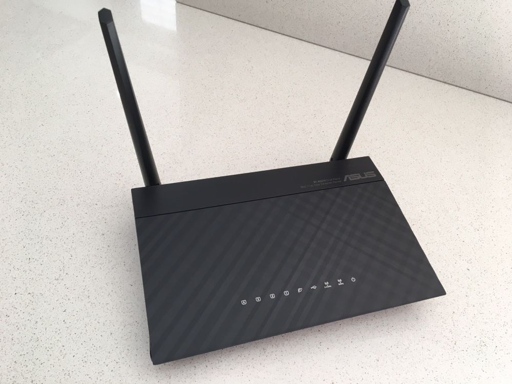 Router ASUS RT-AC51U