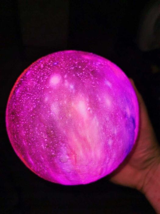 Lampka Figurka 16 Kolorów Do Sypialni Nocna Księżyc 3D RGB Pilot LED