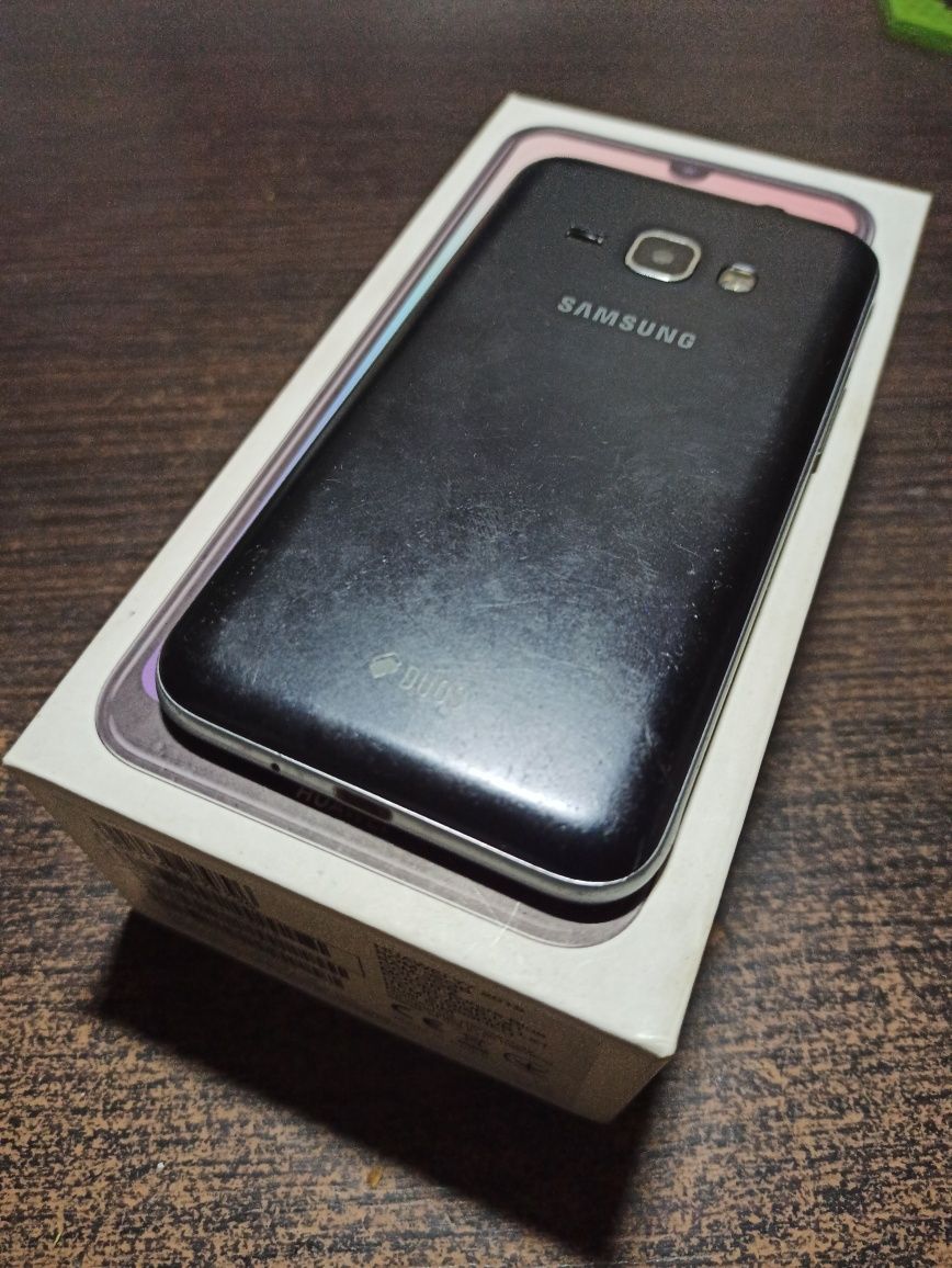 Смартфон Samsung j1 на детали