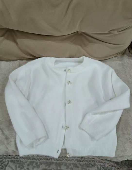 Білий пухнастий кардиган