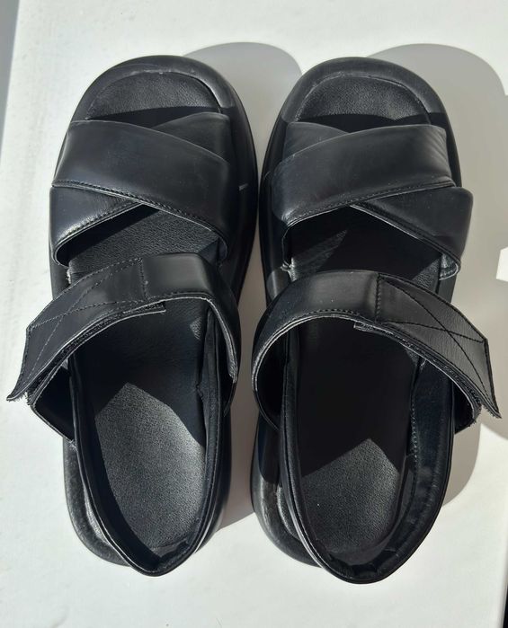 Босоніжки жіночі