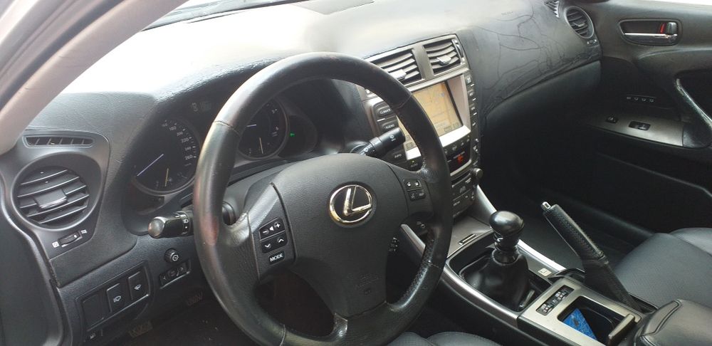 Lexus IS 220 d 177 cv.(Ler anuncio).