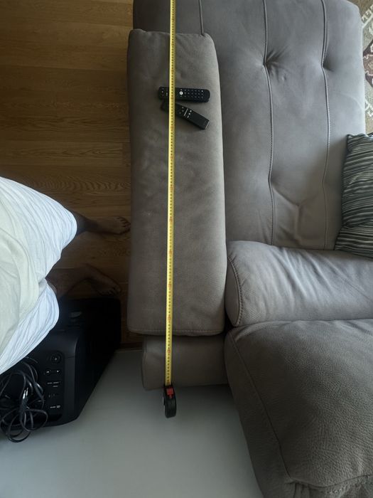 Sofa com chaise Long  300 cm por 160 cm com encostos cabeça regulaveis