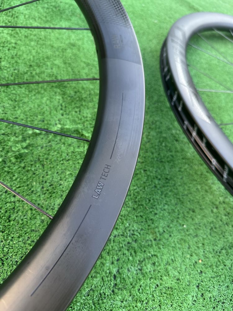 Rodas FFWD RAW 44 carbono