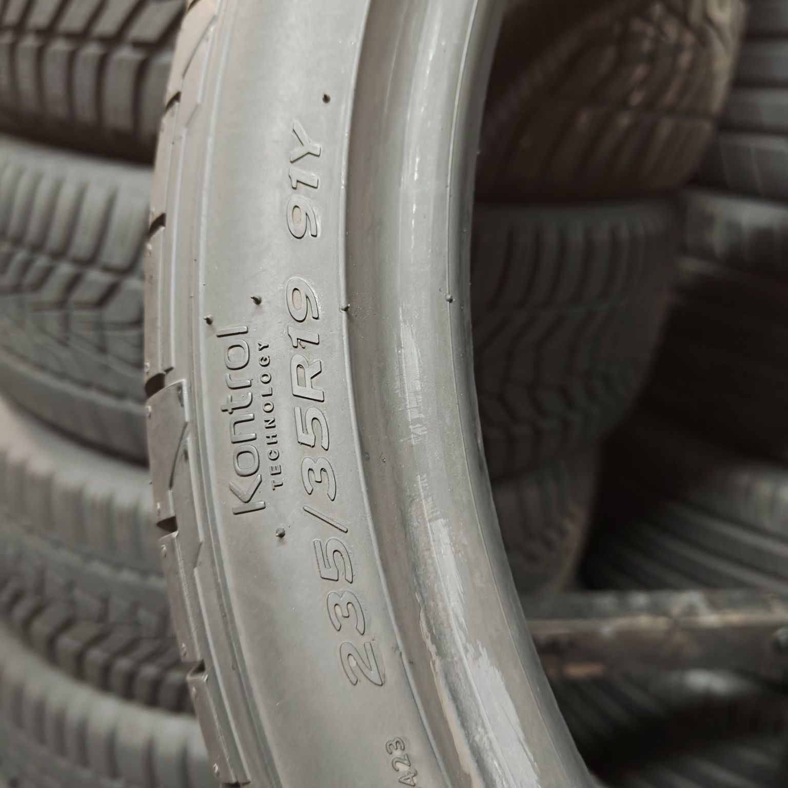 235/35/19 XL Sprzedam komplet opon letnich Hankook