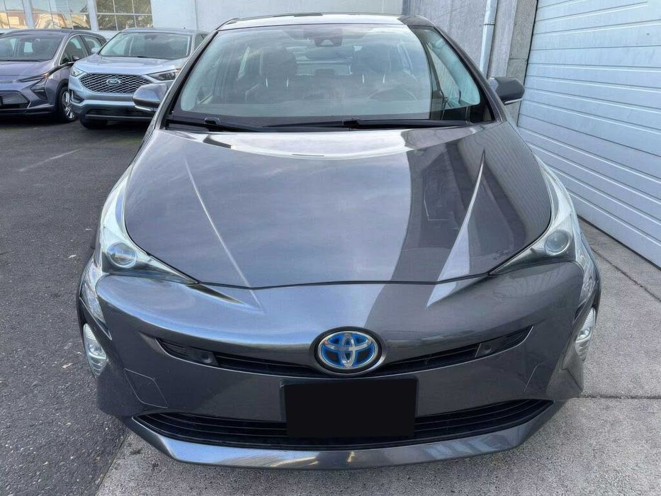 Toyota Prius Four Touring      2018