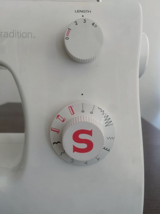 Máquina de Costura Singer Tradition 2250 – como nova, pouco uso, Porto
