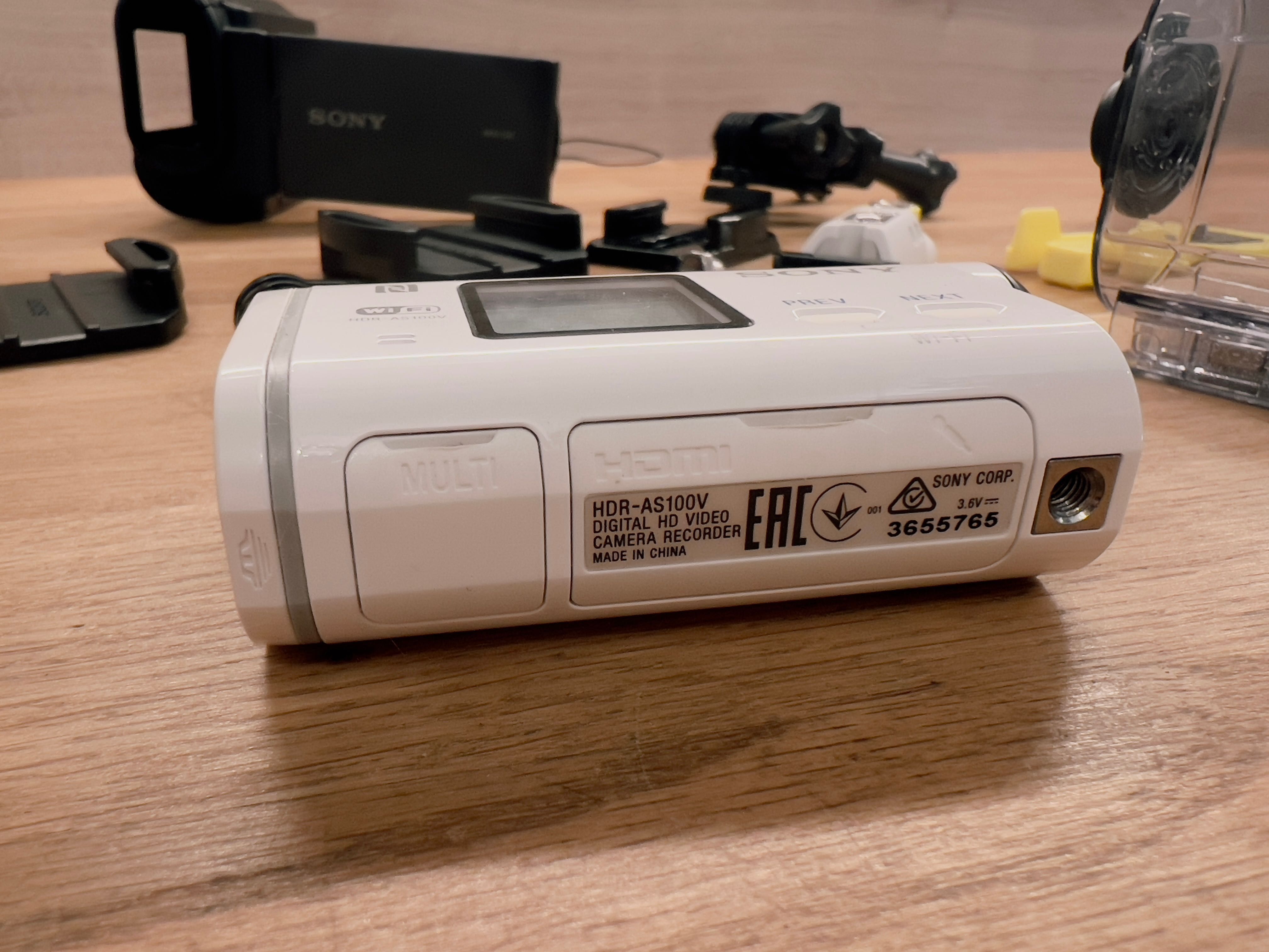 Kamera Sony HDR-AS100V biały + budowa AKA-LU1