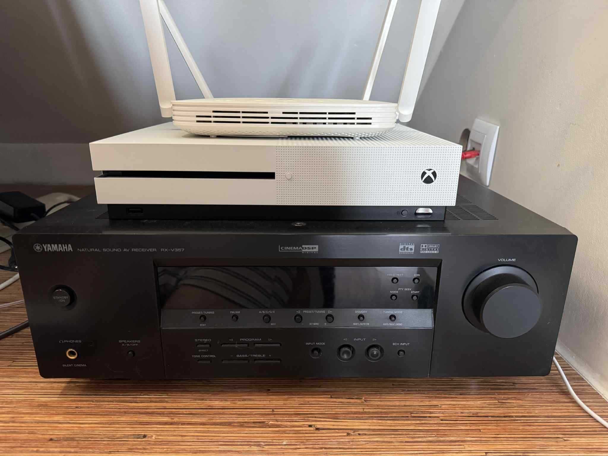 Kino domowe Yamaha RX-V357 + Pure Acustics Nova 6