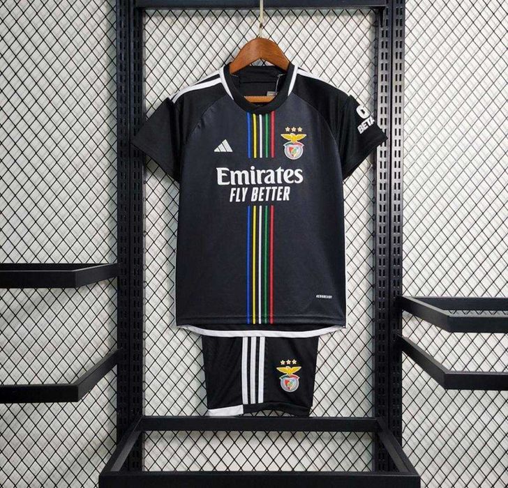 Conjuntos disponíveis 2 aos 14 anos