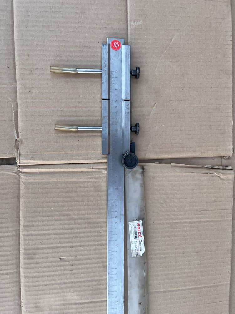 Suwmiarka traserska 2000 mm marki HOLEX.