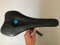 Conjunto Selim SQLab + Espigão carbono 27.2
