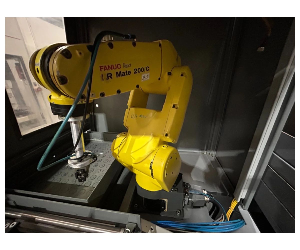 Robot Fanuc Lr Mate 200 Ic (E-29388) Z Systemem Wizyjnym W Celi