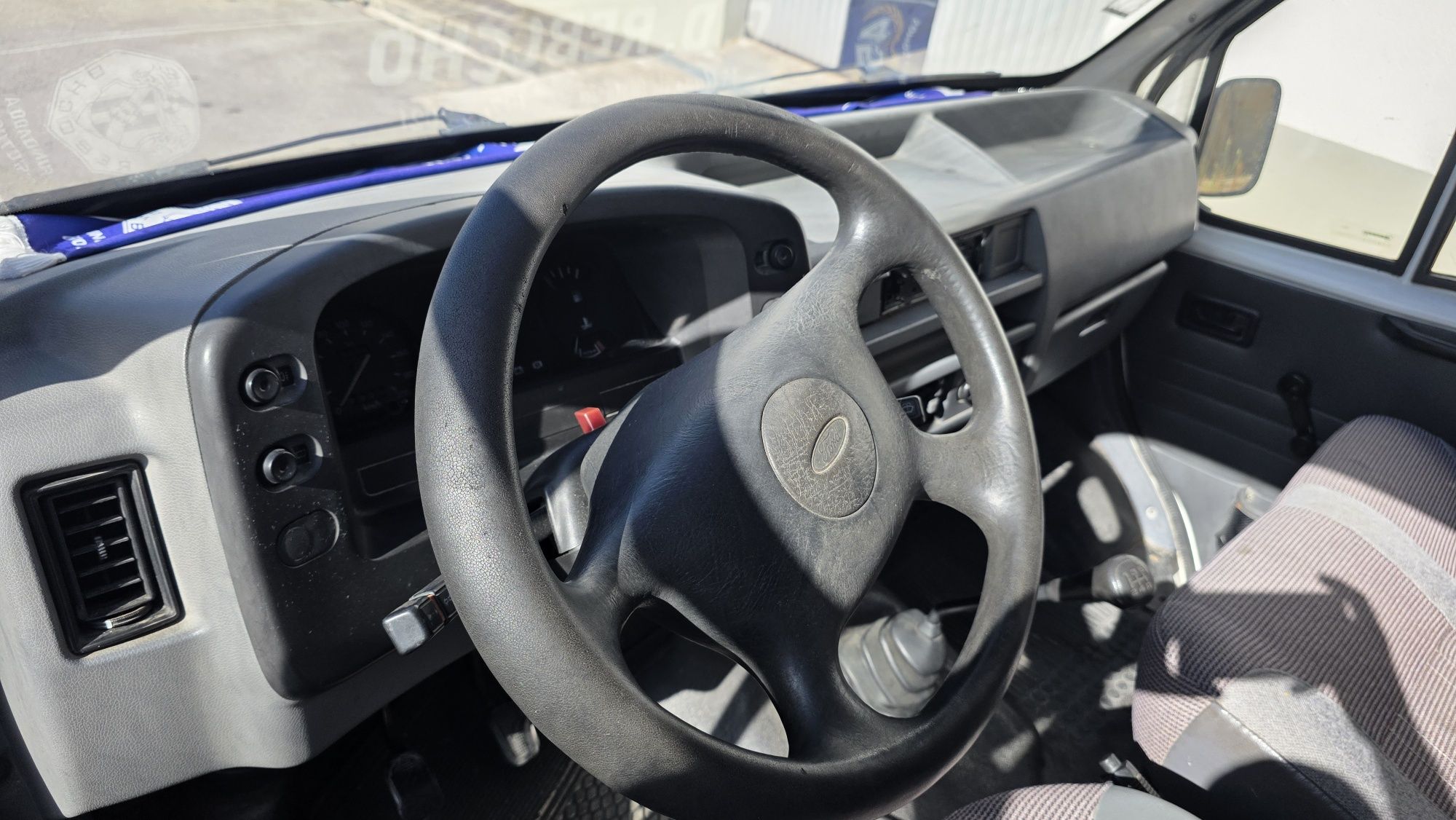 Vende-se Máquina do Tempo de 9 Lugares (Não precisa de plutónio)