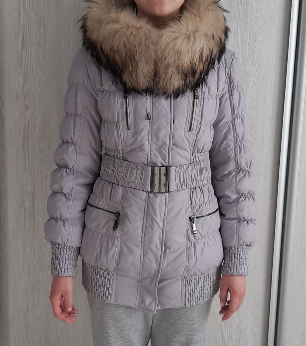 Курточка на пухові.